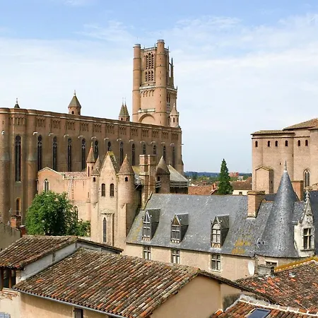 Yvette Guilbert, Le George V Albi